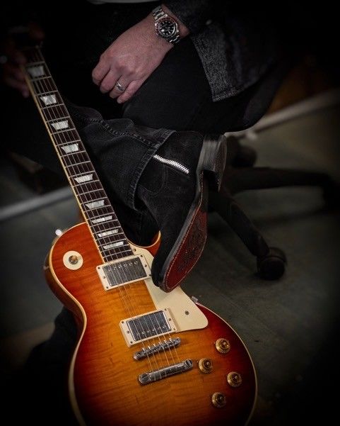 Giles with his favorite Les Paul 'Donna', and his favorite Page Black Suede's...